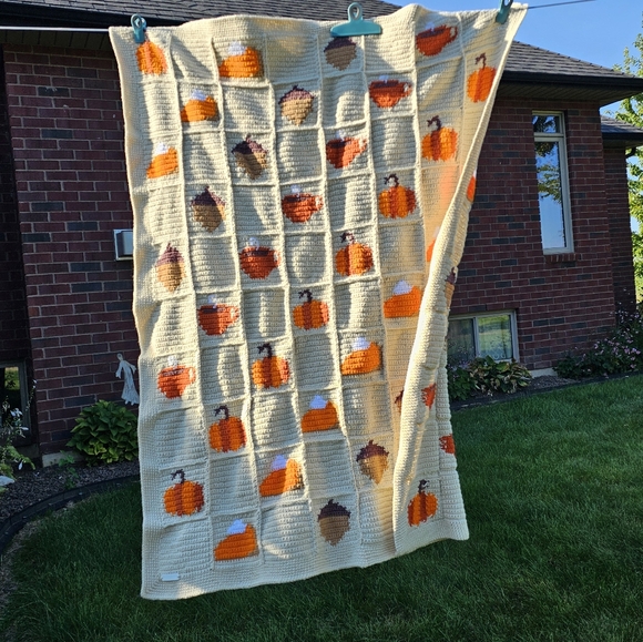 Meet your Posher, Kayla - Picture 4 of 4